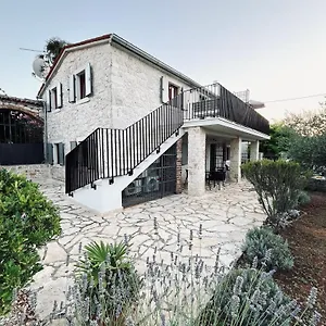 Koronsovac House With 4 Apartments Apartament